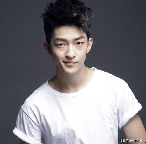 娱乐圈吃瓜王子奇王玉雯,娱乐圈吃瓜王子的瓜田传奇